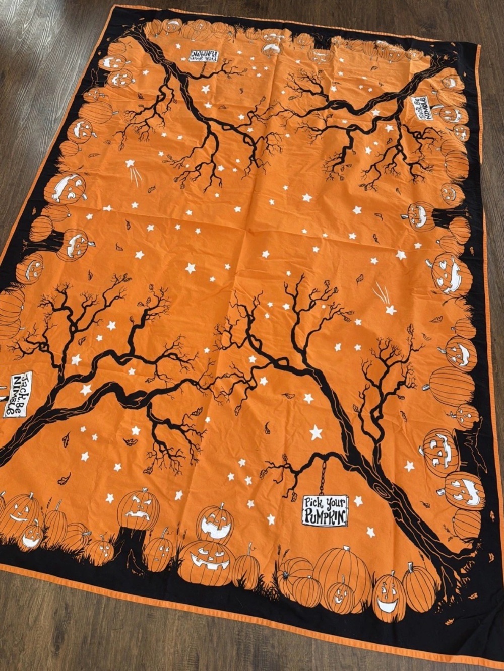 Pottery barn tablecloth rectangular 90 x 65 pumpkins and trees